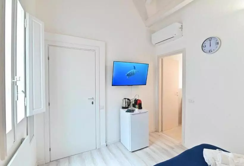 پانسیون Izzhome City Heart Rooms