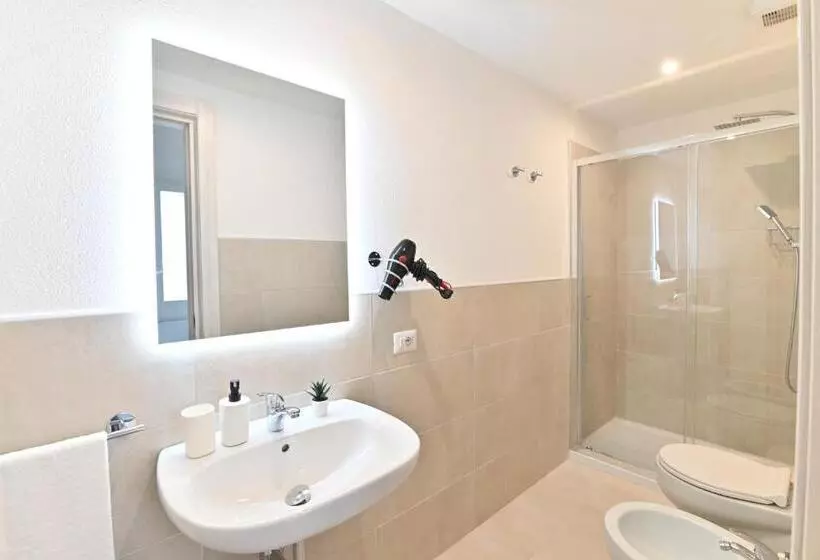 پانسیون Izzhome City Heart Rooms