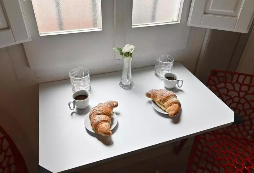 پانسیون Izzhome City Heart Rooms