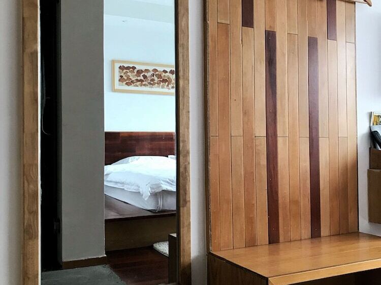 Albergue Travelling With Hotel Long Ji Ping An