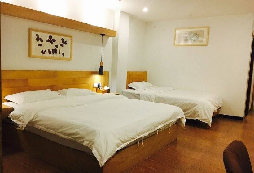 Albergue Travelling With Hotel Long Ji Ping An