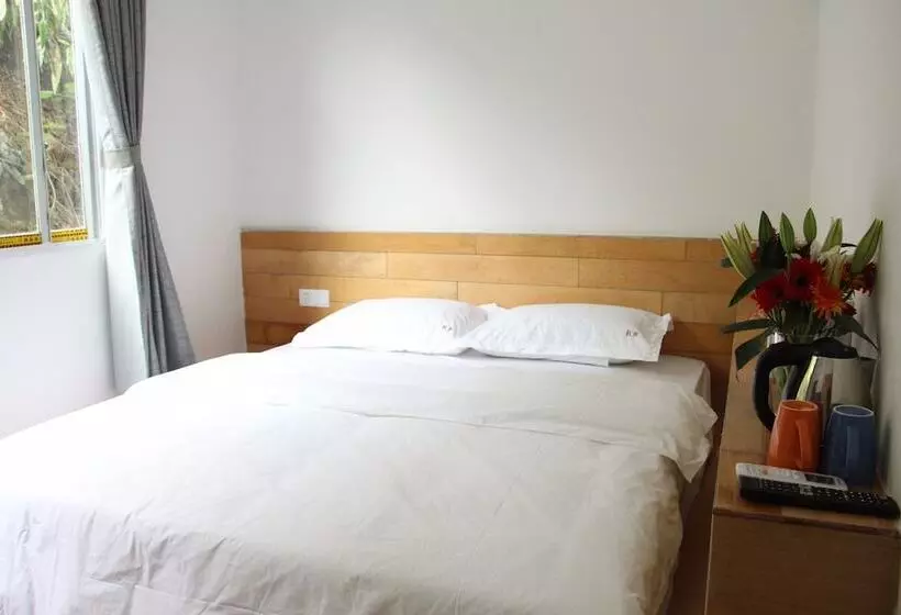 ユースホステル Travelling With Hotel Long Ji Ping An