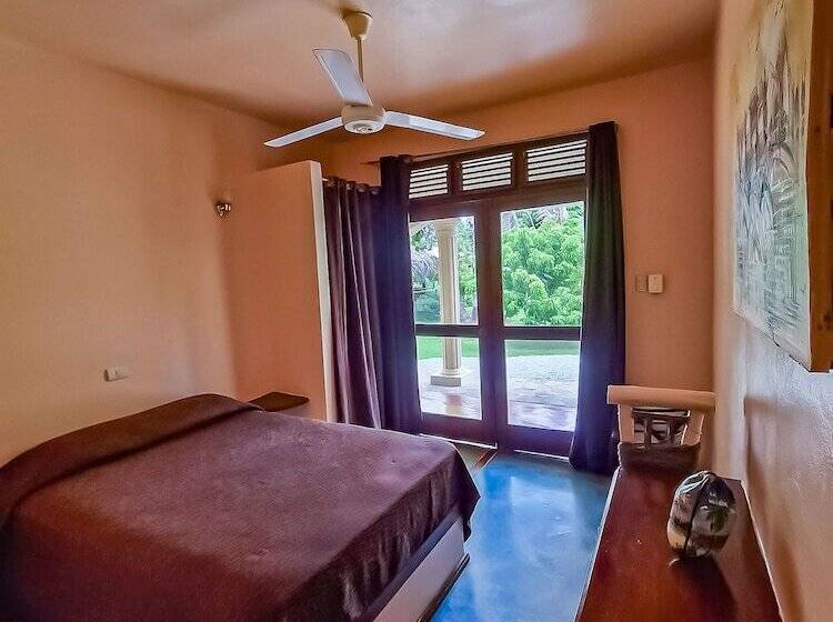 تختخواب و صبحانه Villa La Plantacion