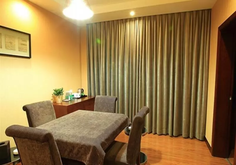Hotelli Greentree Inn Jiangsu Nantong Qidong Middle Heping Road Business
