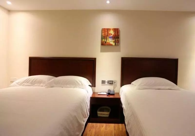 Hotelli Greentree Inn Jiangxi Shangrao Wuyuan Bus Station Tang Village Express