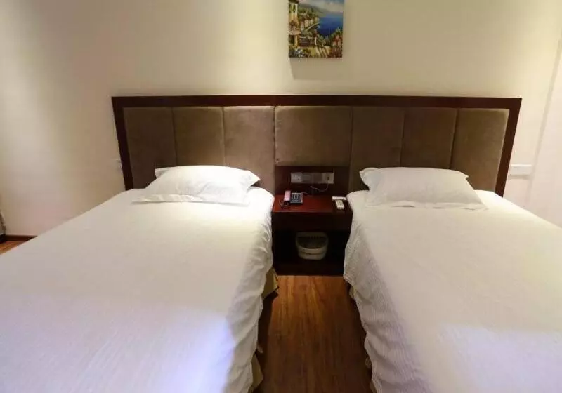 Hotelli Greentree Inn Jiangxi Shangrao Wuyuan Bus Station Tang Village Express