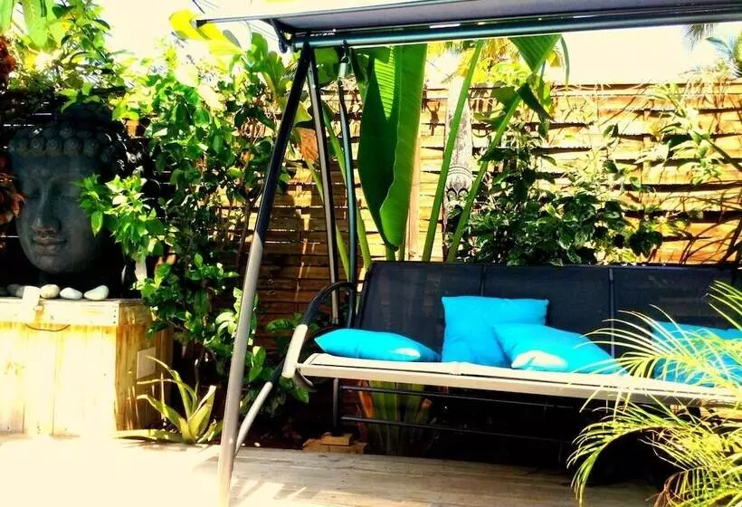 هتل Hôtel Les Bougainvilliers