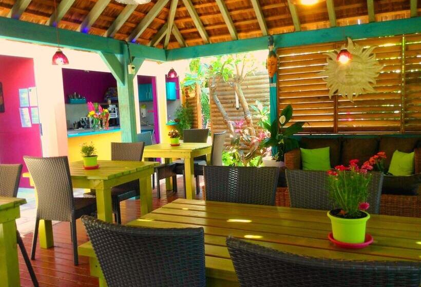 هتل Hôtel Les Bougainvilliers