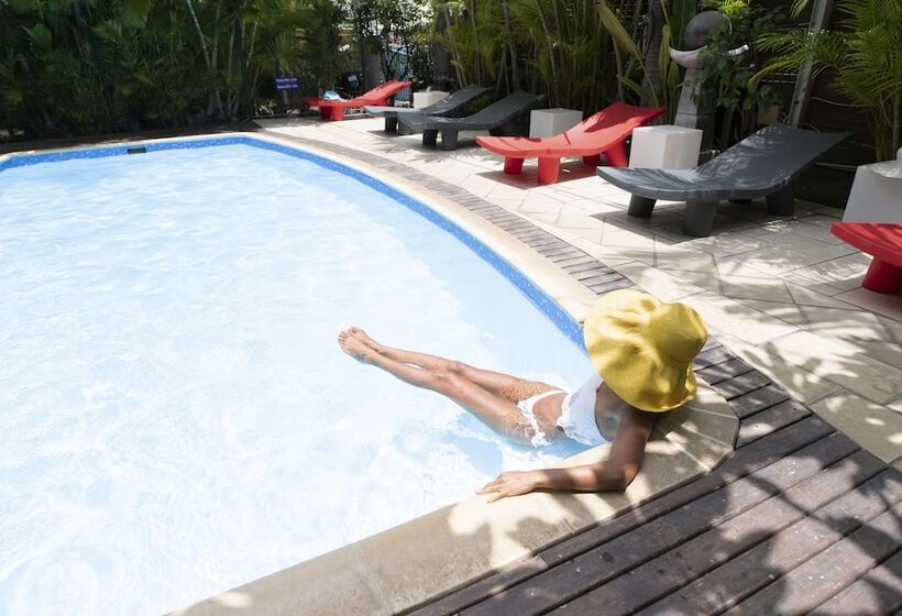 هتل Hôtel Les Bougainvilliers