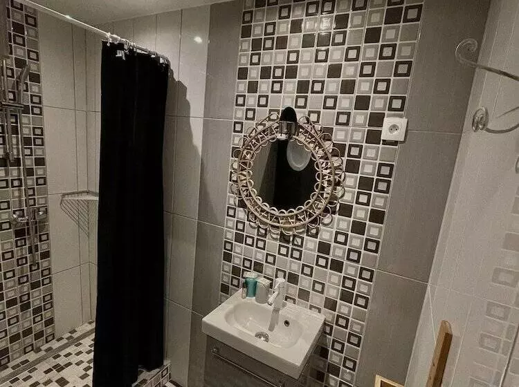 هتل Hôtel Les Bougainvilliers
