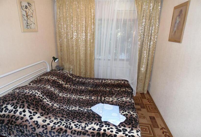 Hotel Na Admirala Makarova