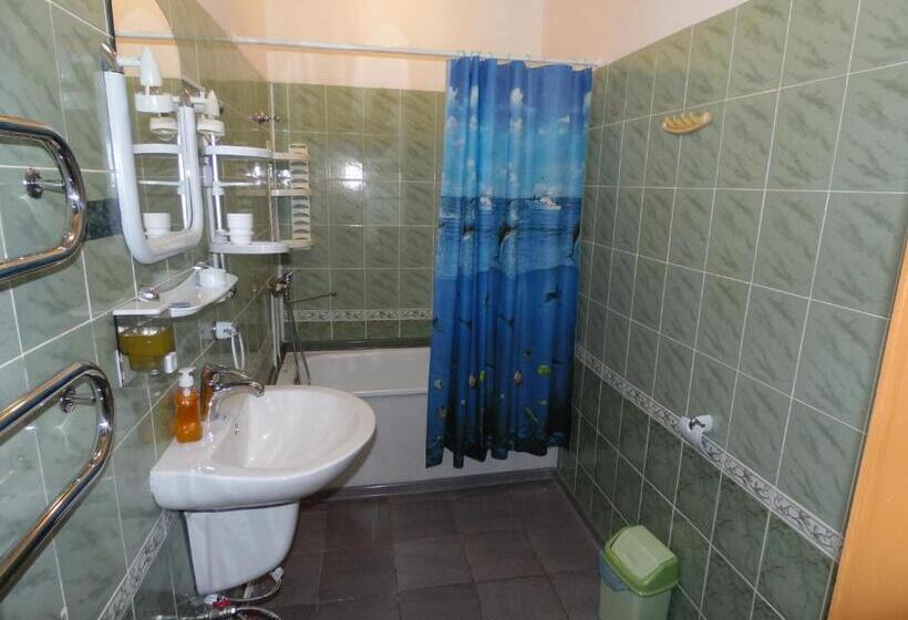 Hotel Na Admirala Makarova