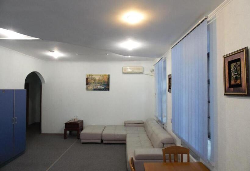 Hotel Na Admirala Makarova