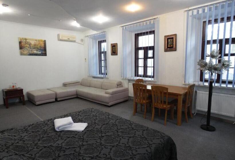 Hotel Na Admirala Makarova