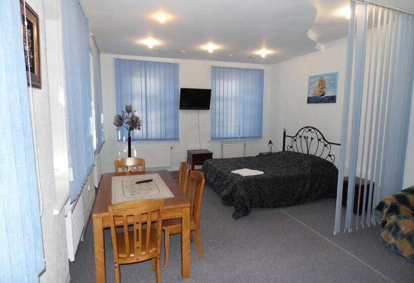 Hotel Na Admirala Makarova