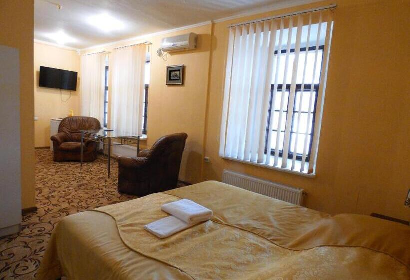 Hotel Na Admirala Makarova