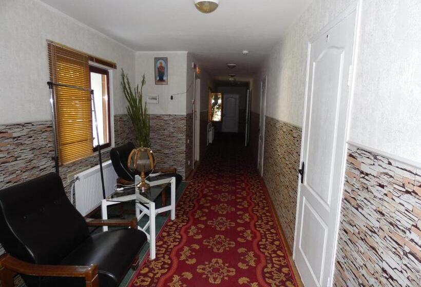 Hotel Na Admirala Makarova