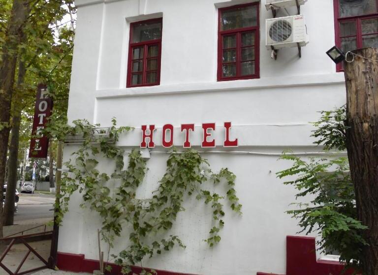 Hotel Na Admirala Makarova