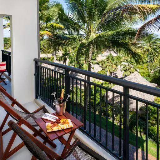 Outrigger Fiji Beach Resort