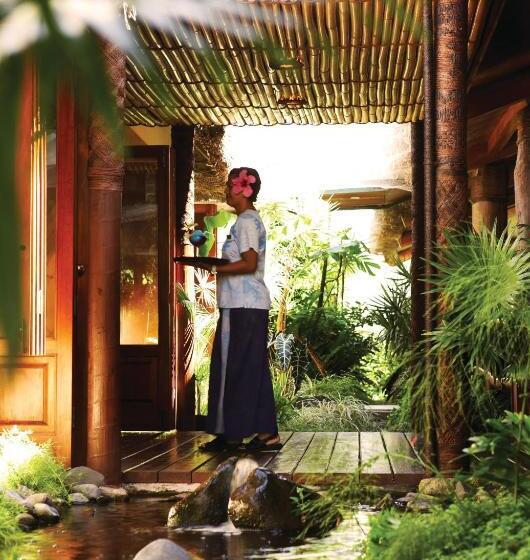 Outrigger Fiji Beach Resort