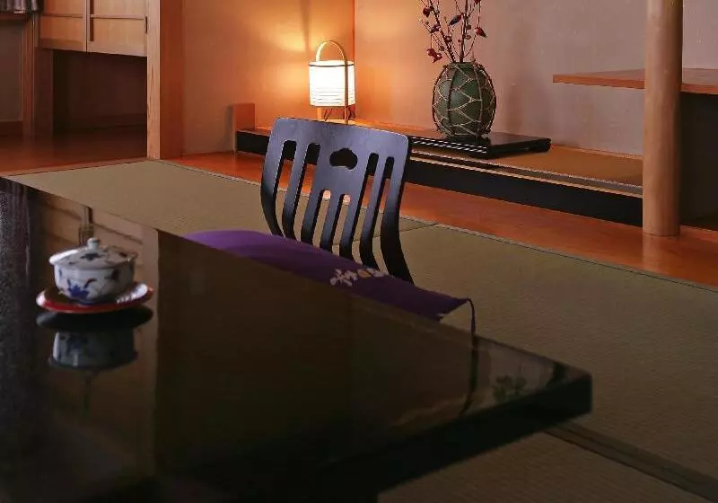 旅館 蔵王温泉 岩清水料理の宿 季の里