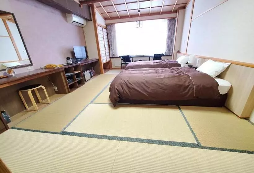 旅館 蔵王温泉 岩清水料理の宿 季の里