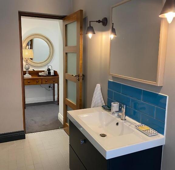 مبيت وإفطار Darkley Lodge Lakeview Spa