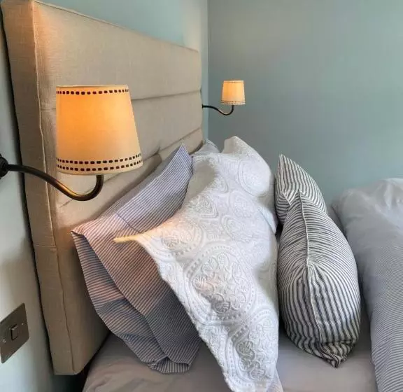 ベッドアンドブレックファースト Darkley Lodge   Lakeview Spa