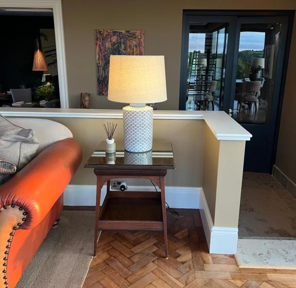 مبيت وإفطار Darkley Lodge Lakeview Spa