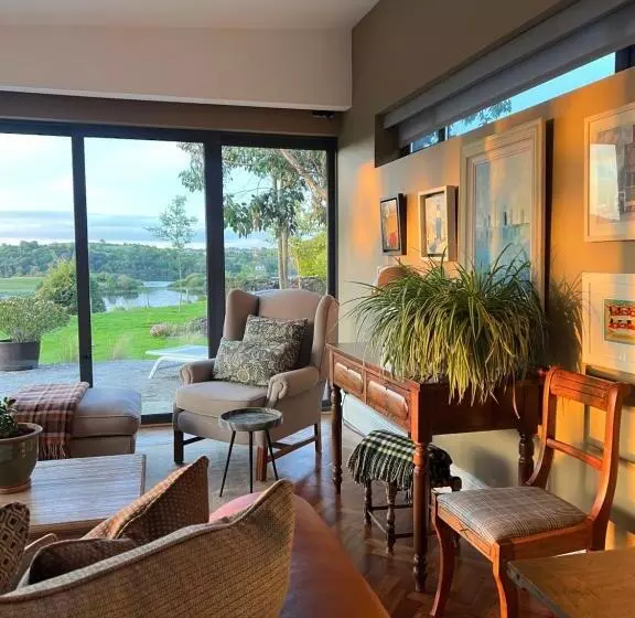 ベッドアンドブレックファースト Darkley Lodge   Lakeview Spa