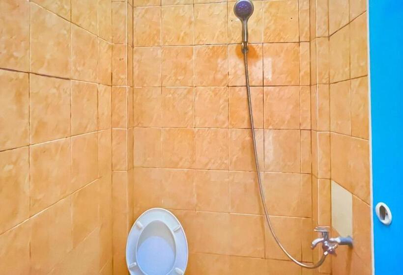 Szálloda Amira House Kisaran Redpartner