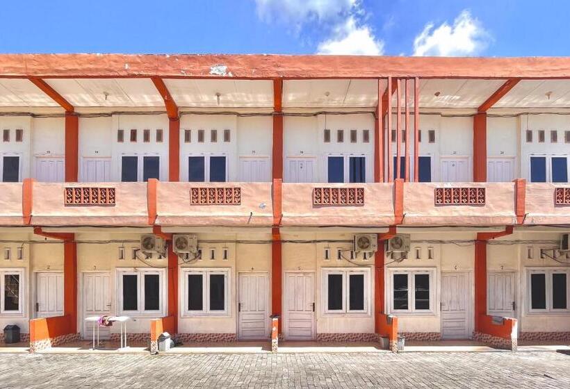 Szálloda Amira House Kisaran Redpartner