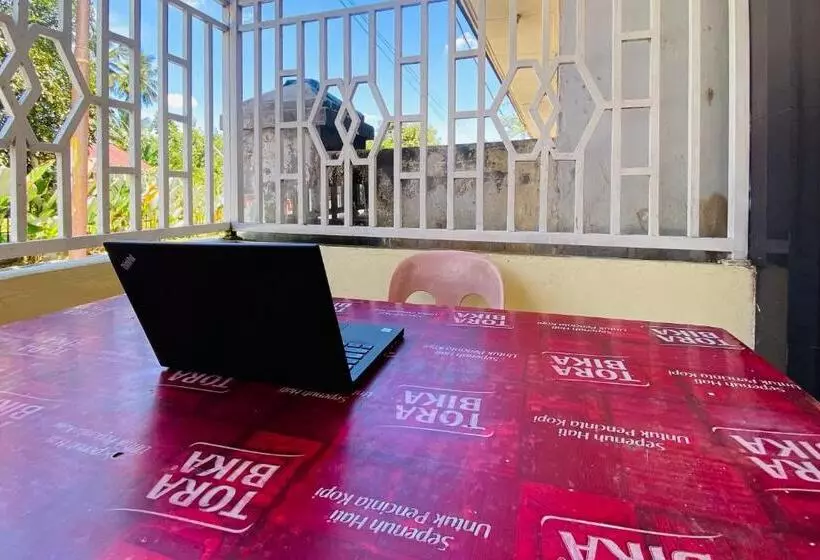 Hotelli Amira House Kisaran Redpartner