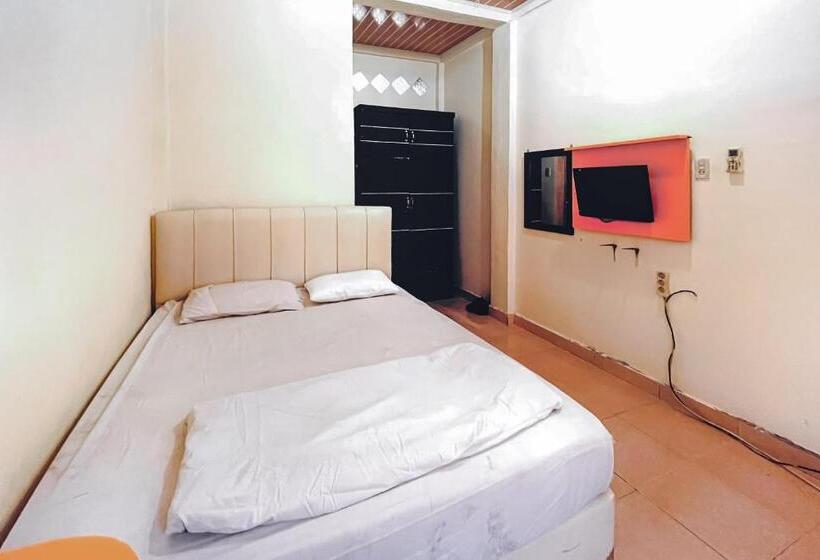 Szálloda Amira House Kisaran Redpartner