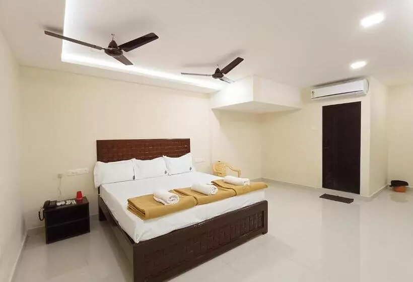 カプセルホテル Selvi Residency