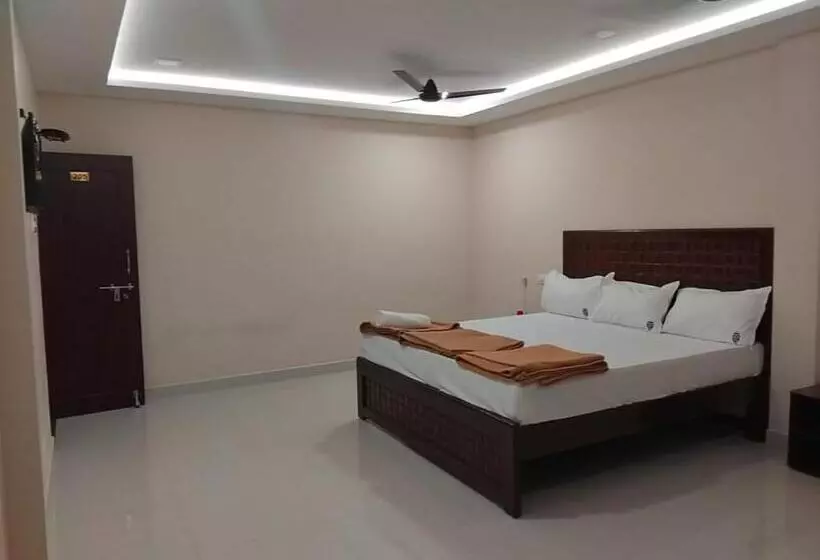 カプセルホテル Selvi Residency