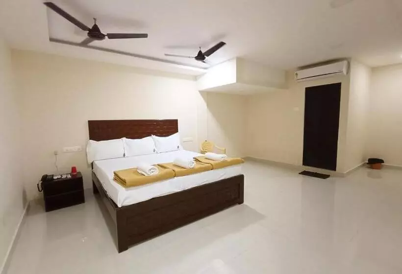 カプセルホテル Selvi Residency