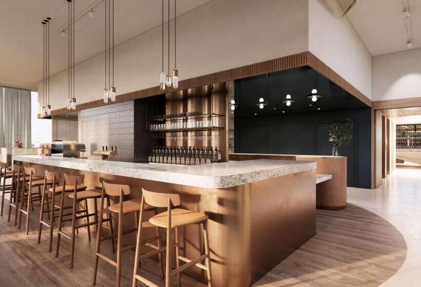 هتل Mövenpick Brussels Airport