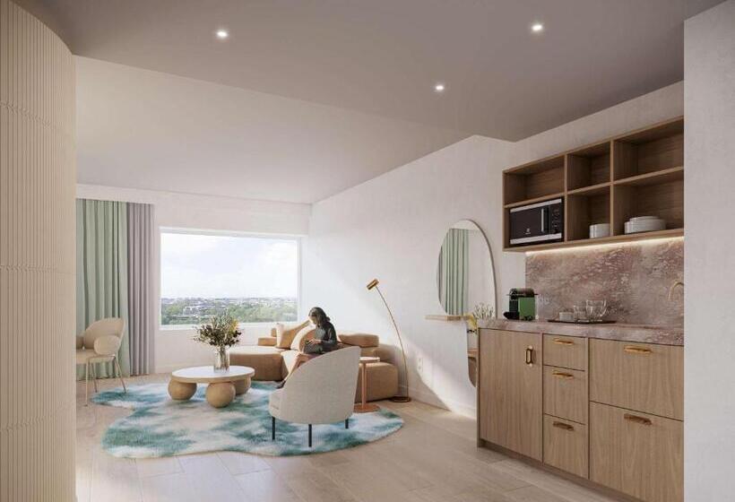 هتل Mövenpick Brussels Airport