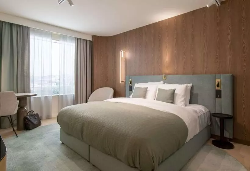 Hotelli Mövenpick Brussels Airport