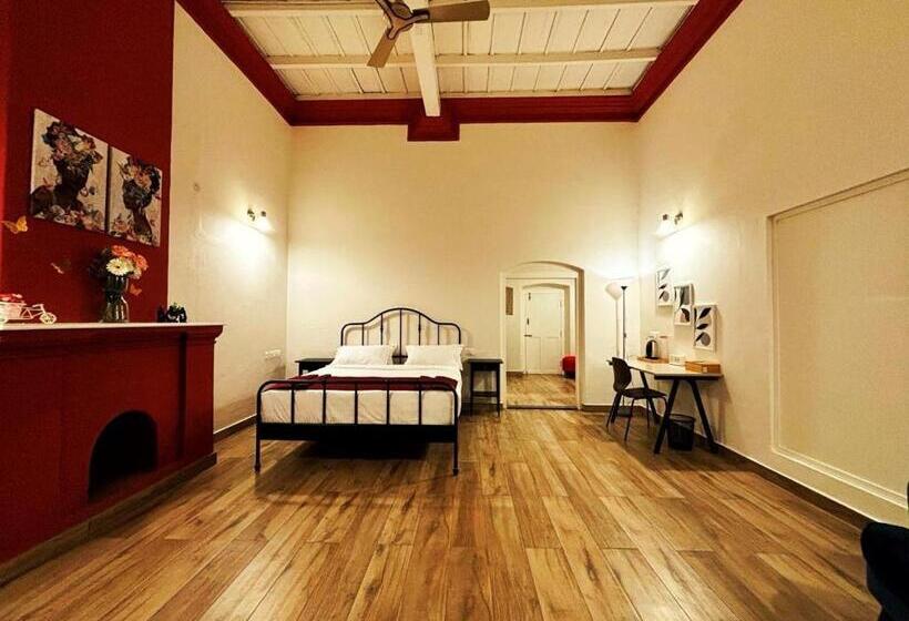 Отель North Avenue Suites