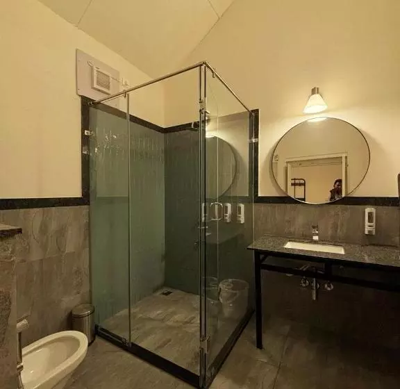 ホテル North Avenue Suites