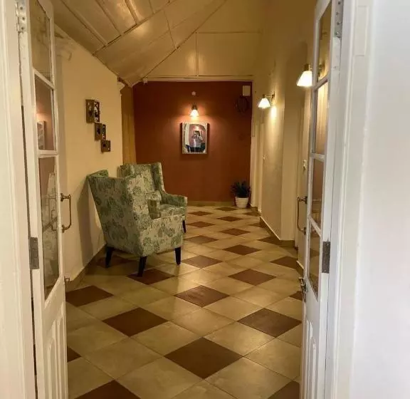 ホテル North Avenue Suites
