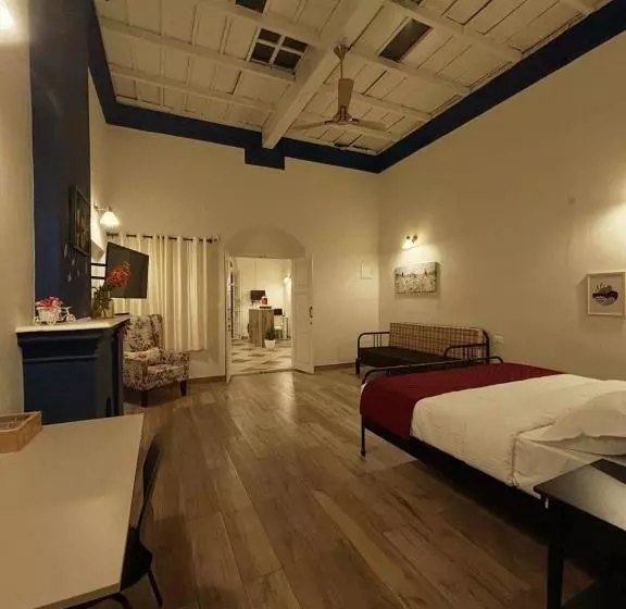 ホテル North Avenue Suites