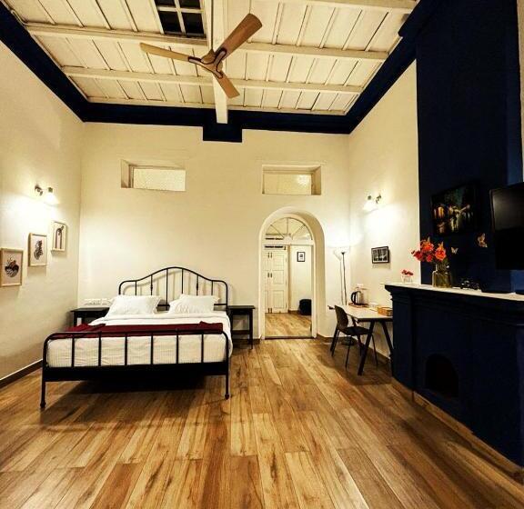 Отель North Avenue Suites