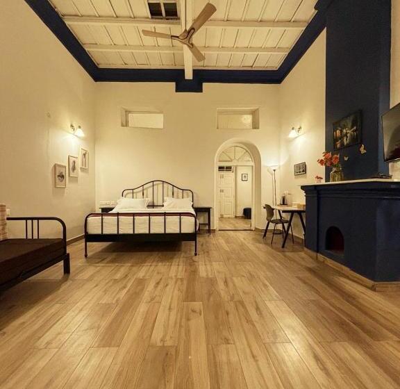 Отель North Avenue Suites