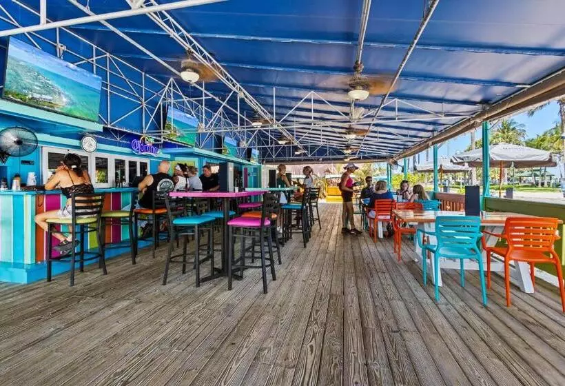 Hotelli Oceanfront Inn, Partial Ocean View, King Bed, #7