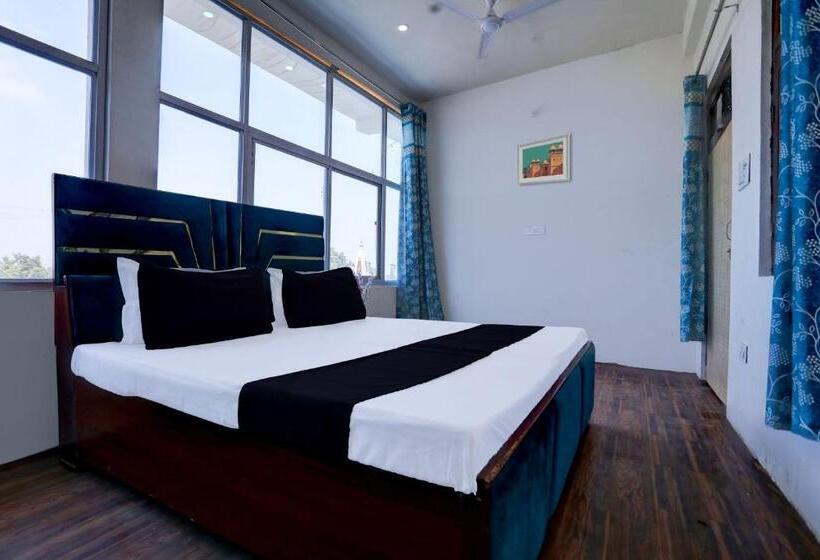 בית מלון כפרי Oyo Akbarpur Inn