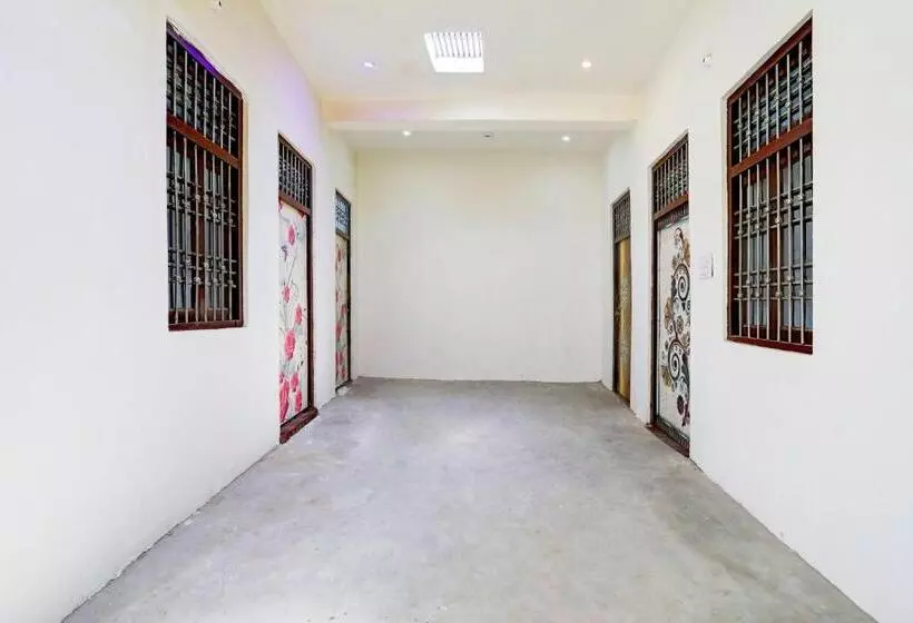 ホテル Oyo Akbarpur Inn