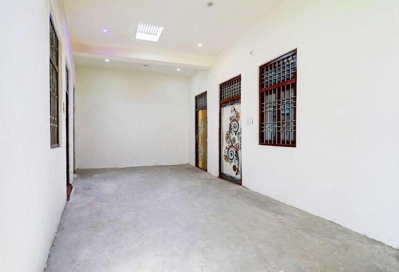 בית מלון כפרי Oyo Akbarpur Inn